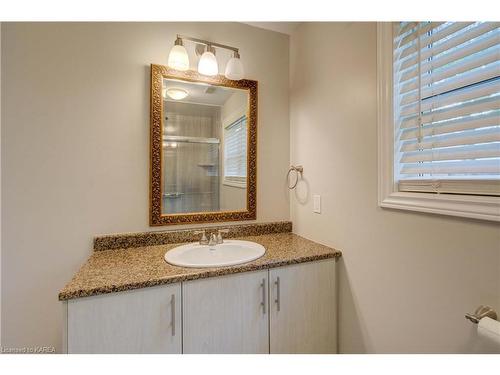 98 Main Street, Odessa, ON - Indoor Photo Showing Bathroom