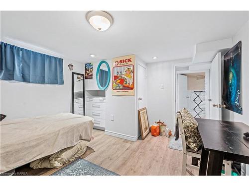 258 Raglan Road, Kingston, ON - Indoor Photo Showing Bedroom