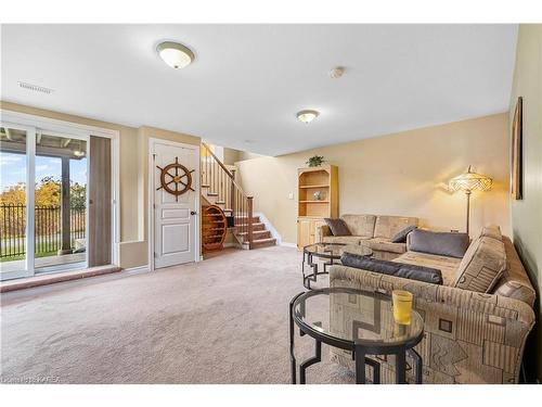 1169 Horizon Drive, Kingston, ON - Indoor Photo Showing Living Room