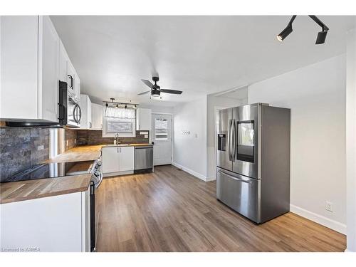 27 King Street, Lansdowne, ON - Indoor Photo Showing Kitchen With Stainless Steel Kitchen