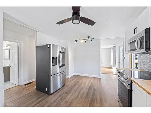 27 King Street, Lansdowne, ON - Indoor Photo Showing Kitchen With Stainless Steel Kitchen