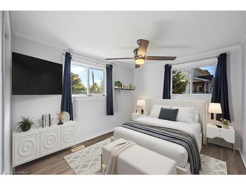 27 King Street, Lansdowne, ON - Indoor Photo Showing Bedroom