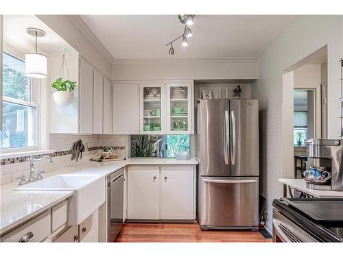 523 Glenview Avenue, Kingston, ON - Indoor Photo Showing Kitchen