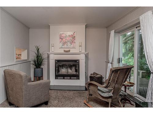 523 Glenview Avenue, Kingston, ON - Indoor Photo Showing Living Room With Fireplace