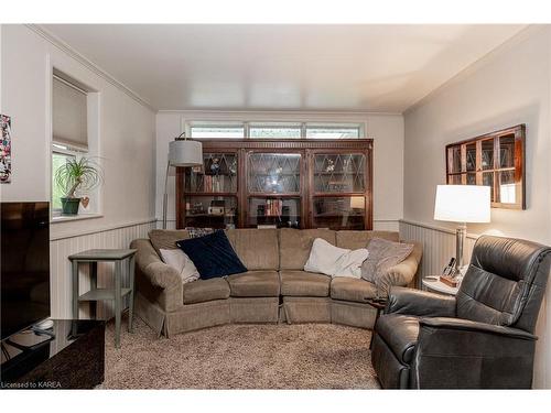 523 Glenview Avenue, Kingston, ON - Indoor Photo Showing Living Room