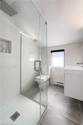 78 Pembroke Street, Kingston, ON - Indoor Photo Showing Bathroom