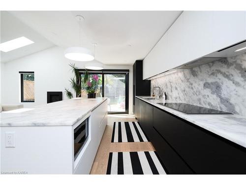 78 Pembroke Street, Kingston, ON - Indoor Photo Showing Kitchen