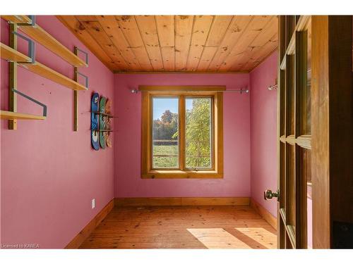 145 Taylor Road W, Gananoque, ON - Indoor Photo Showing Other Room