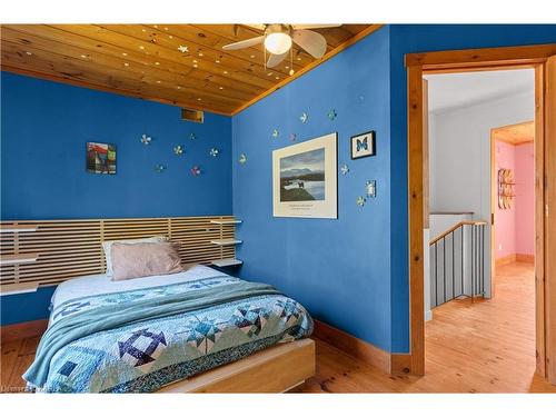 145 Taylor Road W, Gananoque, ON - Indoor Photo Showing Bedroom