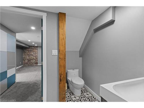 145 Taylor Road W, Gananoque, ON - Indoor Photo Showing Bathroom