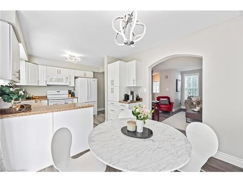 884 Uxbridge Crescent, Kingston, ON - Indoor Photo Showing Dining Room