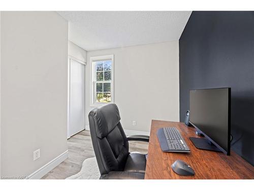 884 Uxbridge Crescent, Kingston, ON - Indoor Photo Showing Office