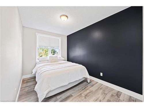 884 Uxbridge Crescent, Kingston, ON - Indoor Photo Showing Bedroom