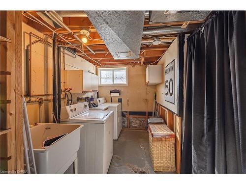 884 Uxbridge Crescent, Kingston, ON - Indoor Photo Showing Laundry Room