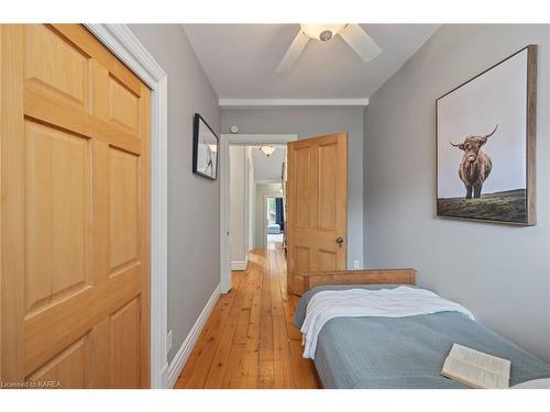 81 Wellington Street, Kingston, ON - Indoor Photo Showing Bedroom