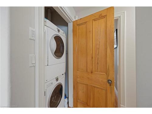 81 Wellington Street, Kingston, ON - Indoor Photo Showing Laundry Room