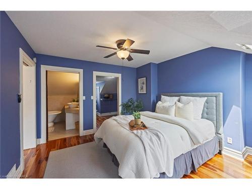 81 Wellington Street, Kingston, ON - Indoor Photo Showing Bedroom