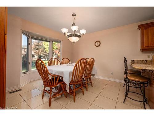 969 Mona Drive, Kingston, ON - Indoor Photo Showing Dining Room