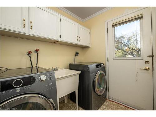 969 Mona Drive, Kingston, ON - Indoor Photo Showing Laundry Room