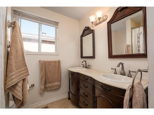 969 Mona Drive, Kingston, ON - Indoor Photo Showing Bathroom