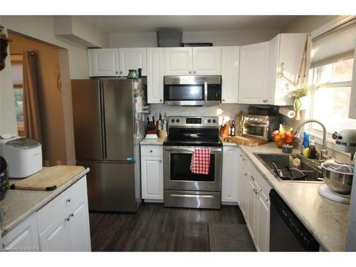 1111 Hickorywood Crescent, Kingston, ON - Indoor Photo Showing Kitchen