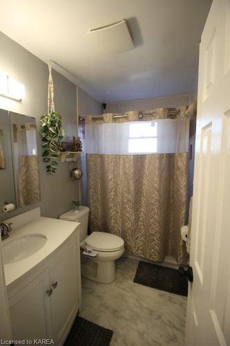 1111 Hickorywood Crescent, Kingston, ON - Indoor Photo Showing Bathroom