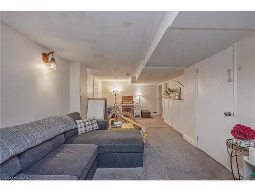 1610 John Counter Boulevard, Kingston, ON - Indoor Photo Showing Living Room