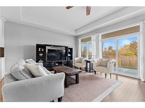 25 Staikos Court, Napanee, ON - Indoor Photo Showing Living Room