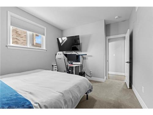 25 Staikos Court, Napanee, ON - Indoor Photo Showing Bedroom