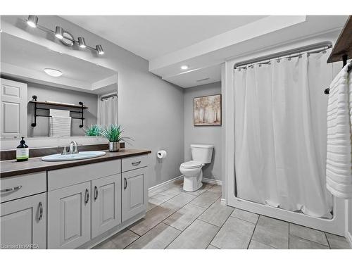 25 Staikos Court, Napanee, ON - Indoor Photo Showing Bathroom