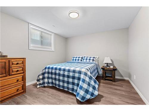 25 Staikos Court, Napanee, ON - Indoor Photo Showing Bedroom