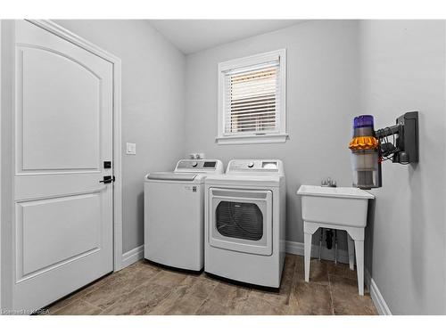 25 Staikos Court, Napanee, ON - Indoor Photo Showing Laundry Room