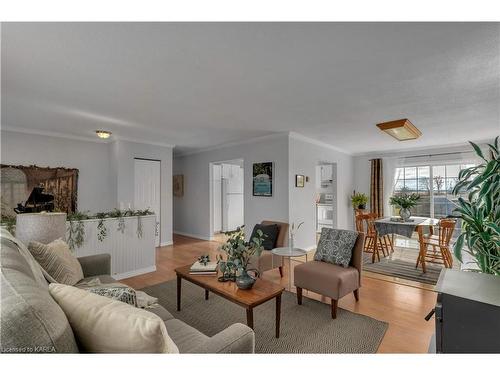 437 Haig Road, Gananoque, ON - Indoor Photo Showing Living Room