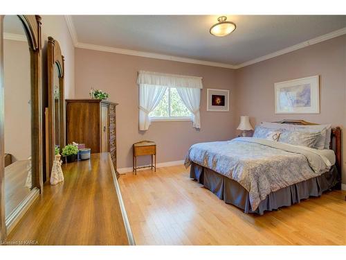 351 Emerald Street, Kingston, ON - Indoor Photo Showing Bedroom