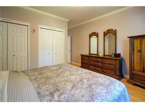 351 Emerald Street, Kingston, ON - Indoor Photo Showing Bedroom