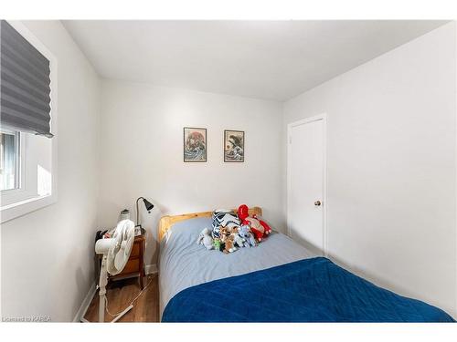 459 Mcewen Drive, Kingston, ON - Indoor Photo Showing Bedroom