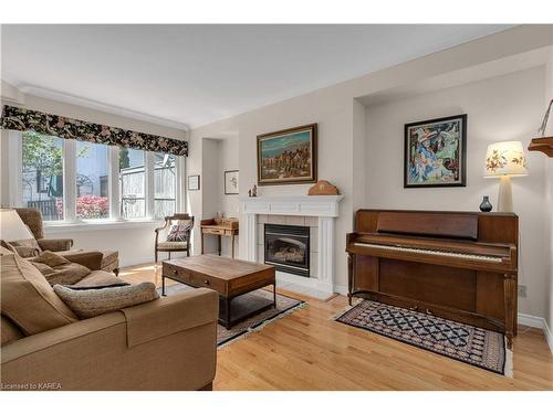 30 Yonge Street, Kingston, ON - Indoor Photo Showing Living Room With Fireplace