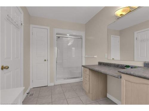 30 Yonge Street, Kingston, ON - Indoor Photo Showing Bathroom