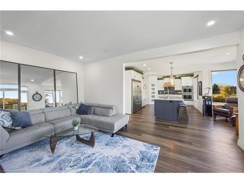 1403 Perradice Drive, Kingston, ON - Indoor Photo Showing Living Room