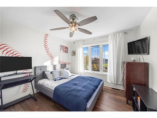 1403 Perradice Drive, Kingston, ON - Indoor Photo Showing Bedroom