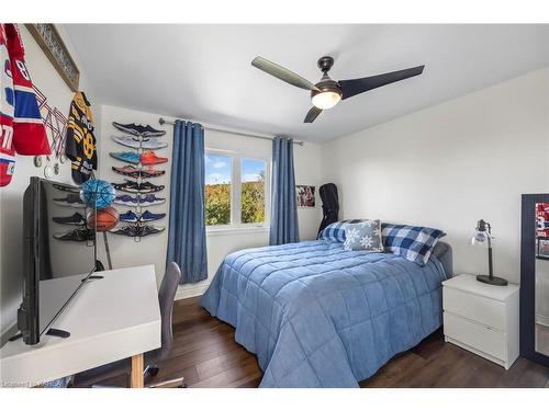 1403 Perradice Drive, Kingston, ON - Indoor Photo Showing Bedroom