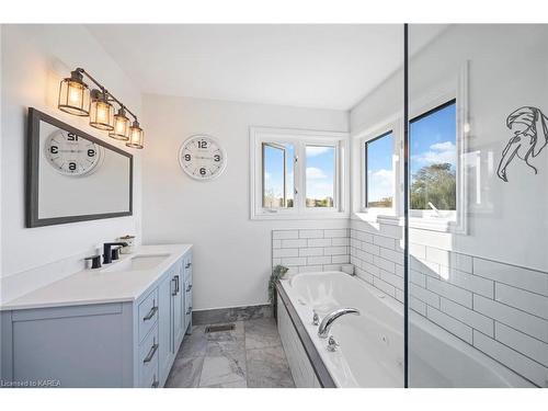 1403 Perradice Drive, Kingston, ON - Indoor Photo Showing Bathroom