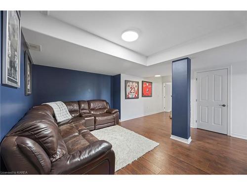 1403 Perradice Drive, Kingston, ON - Indoor Photo Showing Living Room