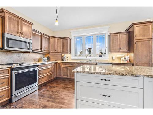 3994 Howes Road, Kingston, ON - Indoor Photo Showing Kitchen