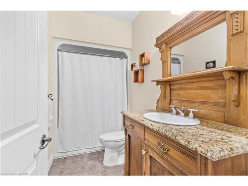 3994 Howes Road, Kingston, ON - Indoor Photo Showing Bathroom