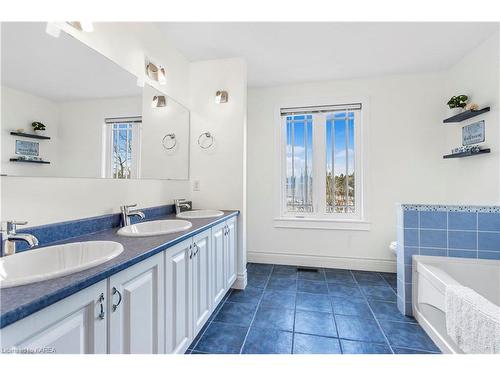 3994 Howes Road, Kingston, ON - Indoor Photo Showing Bathroom