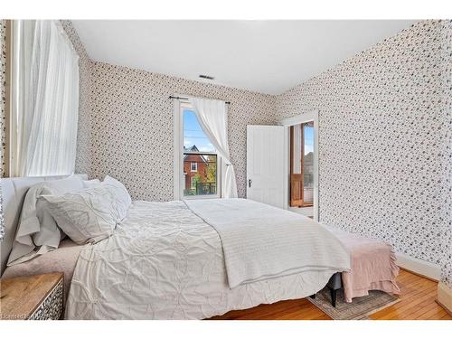 209 Centre Street N, Napanee, ON - Indoor Photo Showing Bedroom