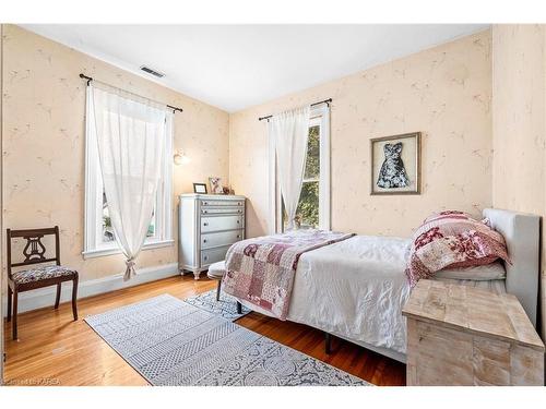 209 Centre Street N, Napanee, ON - Indoor Photo Showing Bedroom