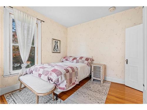 209 Centre Street N, Napanee, ON - Indoor Photo Showing Bedroom