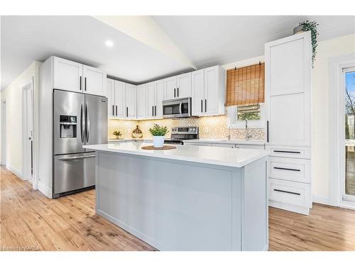 1995 Cordukes Road, Kingston, ON - Indoor Photo Showing Kitchen With Upgraded Kitchen